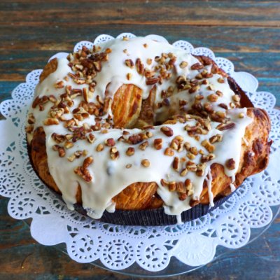 Cinnamon Pecan Tea Ring