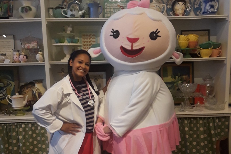 TEA W/ DOC & LAMBIE