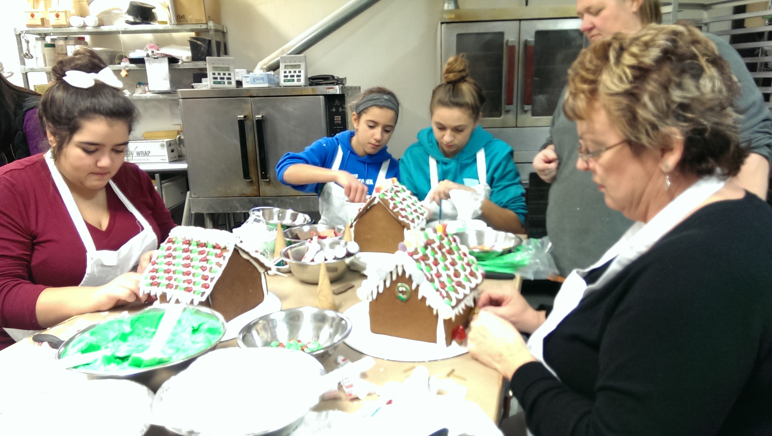 GINGERBREAD HOUSE CLASS